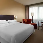 Sheraton 5* بوزنان