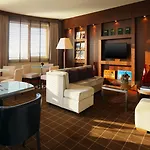 فندق Sheraton بوزنان