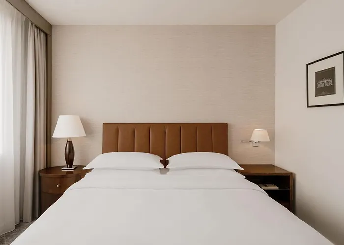 מלון Sheraton 5*